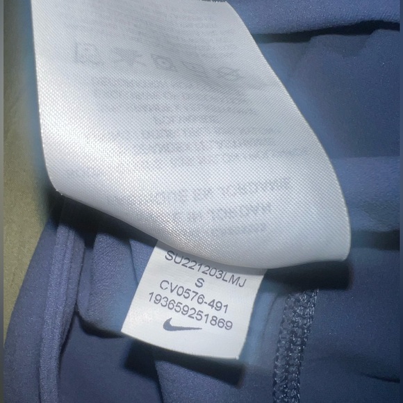 Small Blue Nike Crop Top - Picture 5 of 5